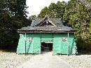 藤津比古神社参道石畳みから見た拝殿正面