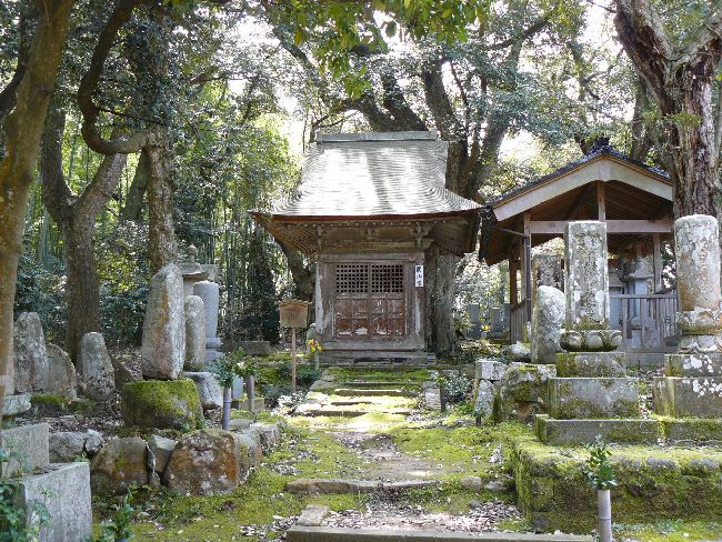 �������E�J�R��