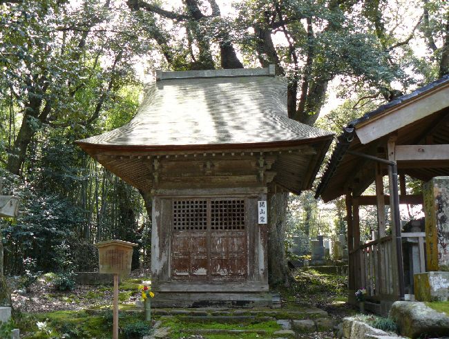 �������E�J�R��