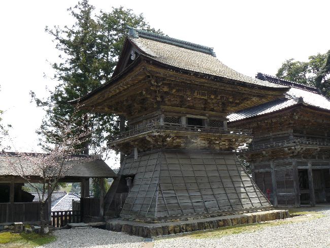 �������E���O