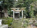 菅生石部神社本殿右側に鎮座している白山社