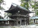 前田利明と縁がある菅生石部神社随身門（神社山門）背後から見た全景