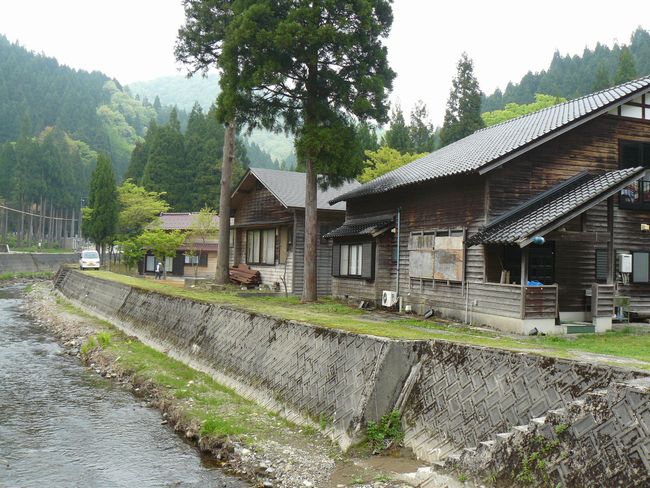 �R������E������