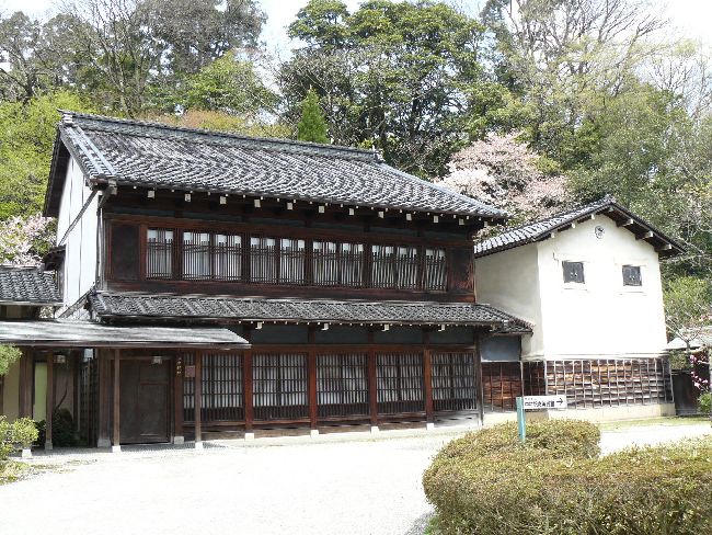 �������@