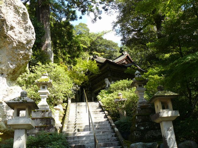 加賀藩前田家が再建した那谷寺の堂宇