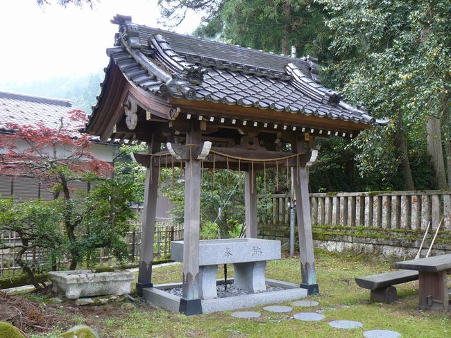 �R������E�����_�Ђ̎O����