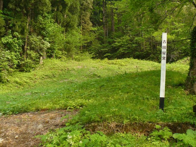 �R������E��J����q��