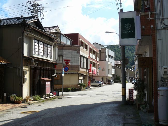 �R������E������