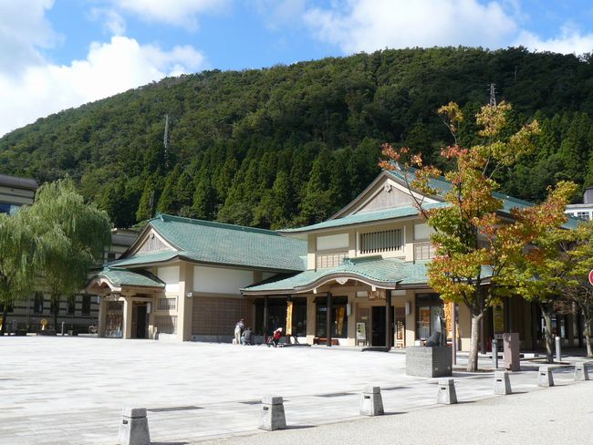 �R������E������