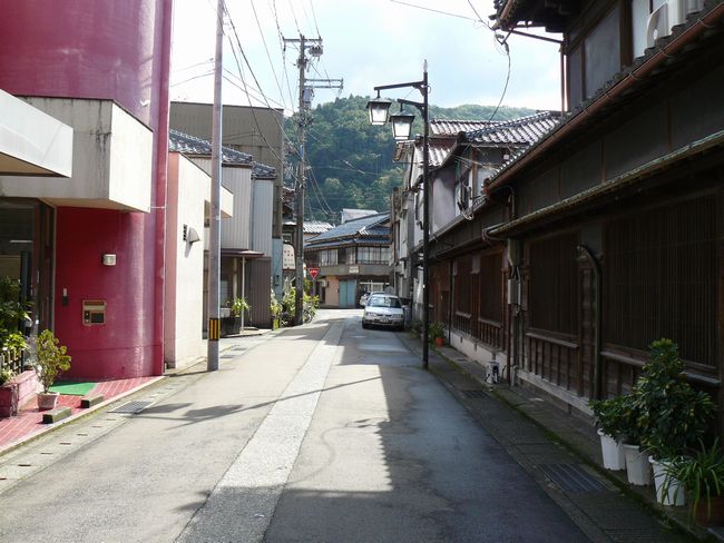 �R������E������