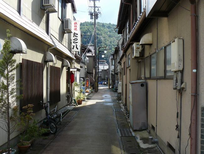 �R������E������