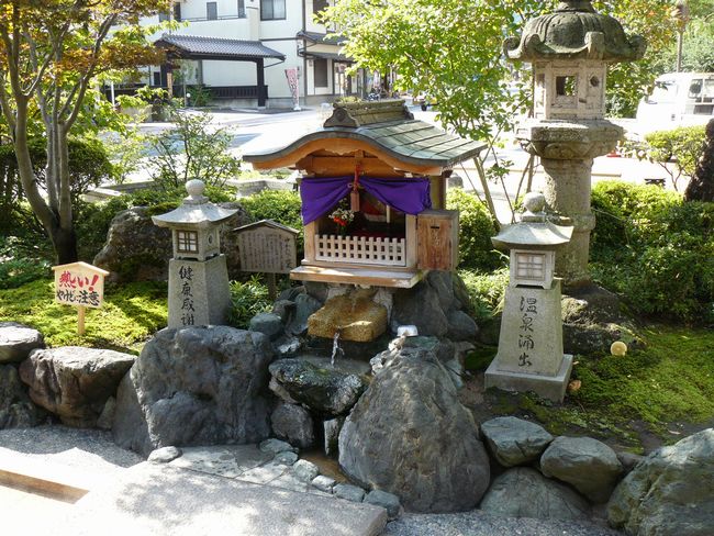 �R������E������