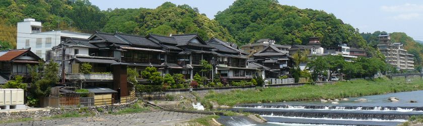 �O������